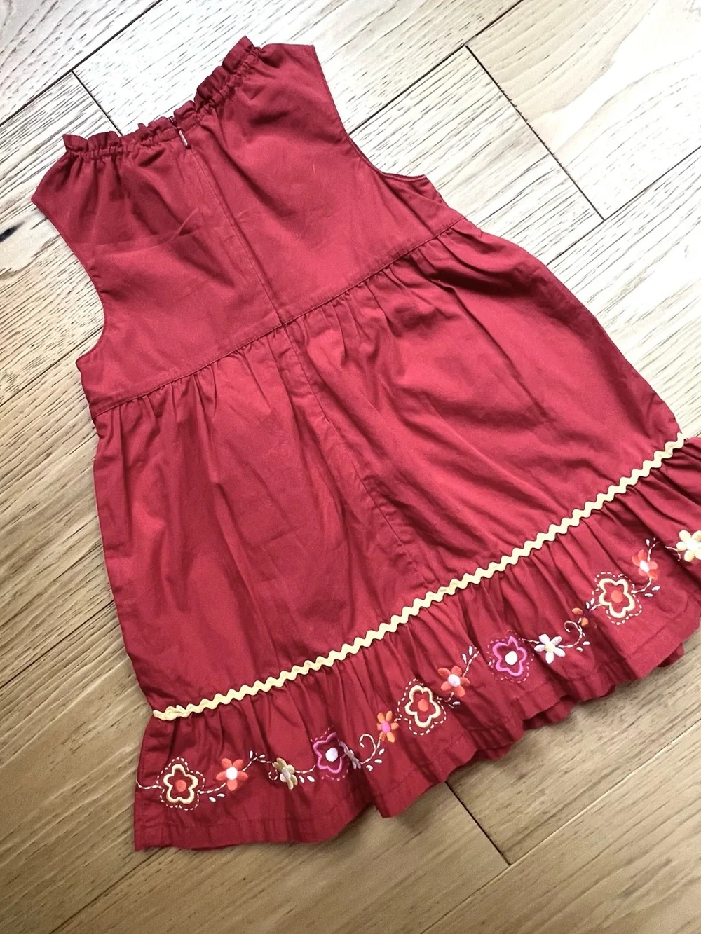 🎉5/$20🎉 GYMBOREE Red Girls' Dress with ric rac trim & embroidered flowers